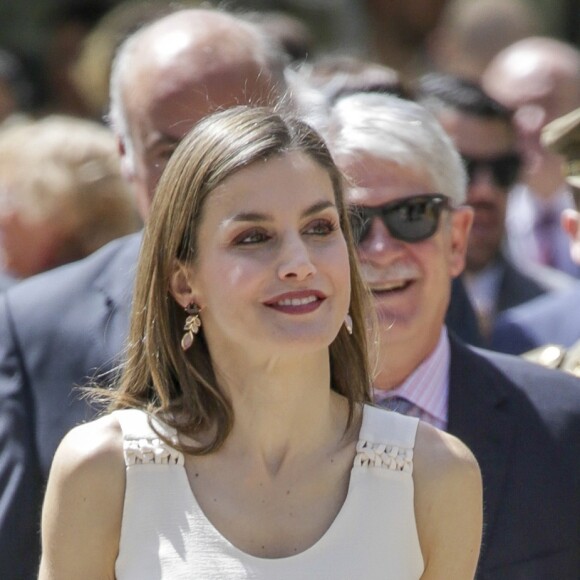 Le roi Felipe VI et la reine Letizia d'espagne reçoivent le président portugais Marcelo Rebelo de Sousa à l'occasion de l'inauguration du salon du livre à Madrid le 26 mai 2017