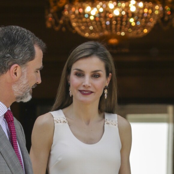 Le roi Felipe VI et la reine Letizia d'espagne reçoivent le président portugais Marcelo Rebelo de Sousa lors d'un déjeuner à Madrid le 26 mai 2017