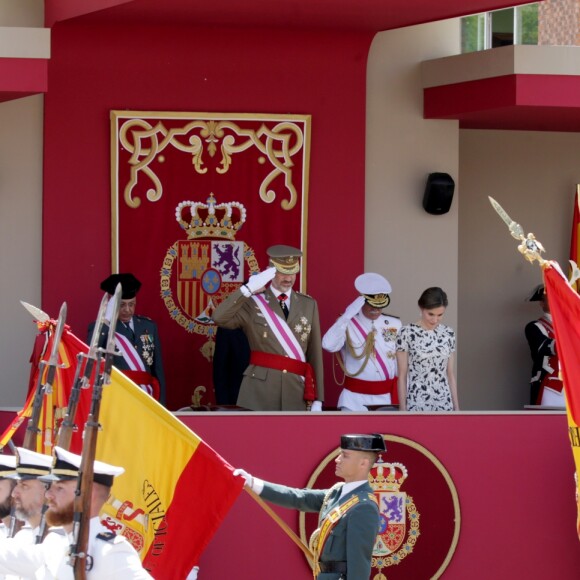 La reine Letizia et le roi Felipe VI d'Espagne lors de la Journée nationale des forces armées à Guadalajara le 27 mai 2017