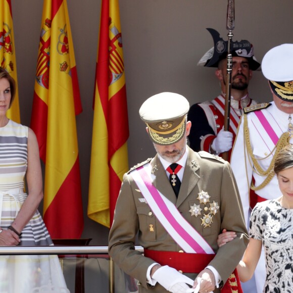 La reine Letizia et le roi Felipe VI d'Espagne lors de la Journée nationale des forces armées à Guadalajara le 27 mai 2017