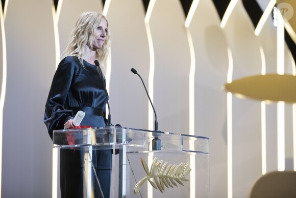 Sandrine Kiberlain - Cérémonie de clôture du 70ème Festival International du Film de Cannes. Le 28 mai 2017. © Borde-Jacovides-Moreau/Bestimage  Closing ceremony of the 70th Cannes International Film festival. On may 28 201728/05/2017 - Cannes