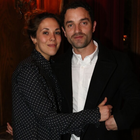 Alysson Paradis et son compagnon Guillaume Gouix lors du cocktail à l'occasion de la sortie du film de L Belvaux "Chez nous" au restaurant l'Escargot à Paris, le 20 février 2017.