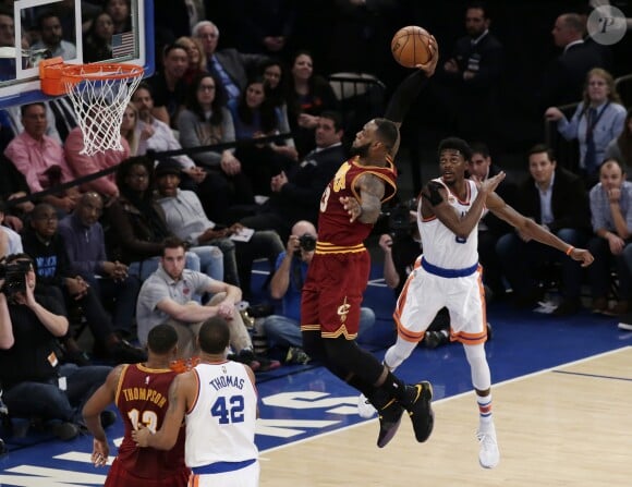 LeBron James lors du match New York Knicks v Cleveland Cavaliers à New York. Le 7 décembre 2016.