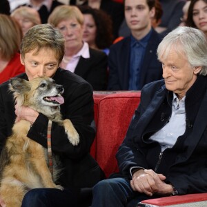 Dave et son compagnon Patrick Loiseau avec leur chienne lors de l'Enregistrement de l'émission "Vivement Dimanche" à Paris le 24 février 2016 et qui sera diffusée le 28 février. © Coadic Guirec/Bestimage