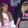 Ariana Grande et Miley Cyrus lors du concert One Love Manchester, le 4 juin 2017
