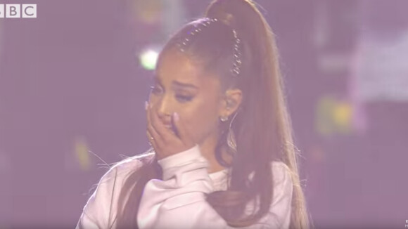 Ariana Grande très émue lors du concert One Love Manchester, le 4 juin 2017