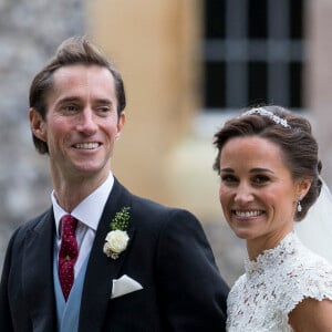 Pippa Middleton et son époux James Matthews lors de leur mariage à Englefield dans le Berkshire (Angleterre) le 20 mai 2017.