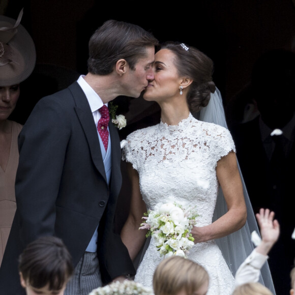 Pippa Middleton et son époux James Matthews lors de leur mariage à Englefield dans le Berkshire (Angleterre) le 20 mai 2017.