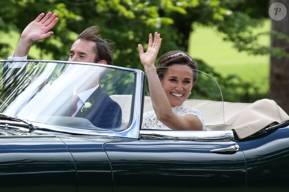 Pippa Middleton et son époux James Matthews lors de leur mariage à Englefield dans le Berkshire (Angleterre) le 20 mai 2017.