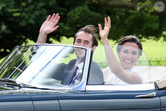 Pippa Middleton et son époux James Matthews lors de leur mariage à Englefield dans le Berkshire (Angleterre) le 20 mai 2017.