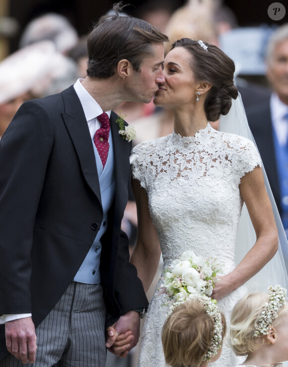 Pippa Middleton et son époux James Matthews lors de leur mariage à Englefield dans le Berkshire (Angleterre) le 20 mai 2017.