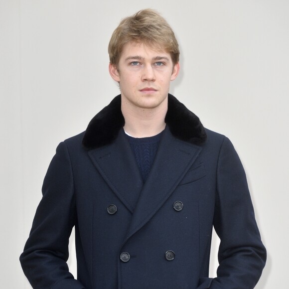 Joe Alwyn lors du défilé Burberry Prorsum Hommes Printemps-Eté 2016 à Londres, le 11 janvier 2016.