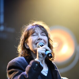 Jane Birkin lors du concert anti-FN (Front National) organisé place de la République à Paris, le 4 mai 2017. © Lionel Urman/Bestimage  Celebrities at the anti-FN's concert held at the Place de la Republique in Paris. May 4th, 2017.04/05/2017 - Paris