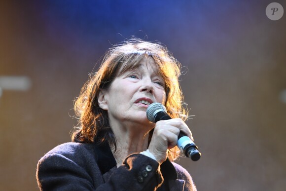 Jane Birkin lors du concert anti-FN (Front National) organisé place de la République à Paris, le 4 mai 2017. © Lionel Urman/Bestimage  Celebrities at the anti-FN's concert held at the Place de la Republique in Paris. May 4th, 2017.04/05/2017 - Paris