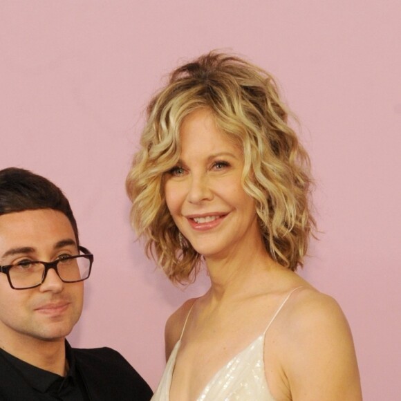 Le styliste Christian Siriano et Meg Ryan à la soirée CFDA Fashion Awards 2017 au Hammerstein Ballroom à New York, le 5 juin 2017