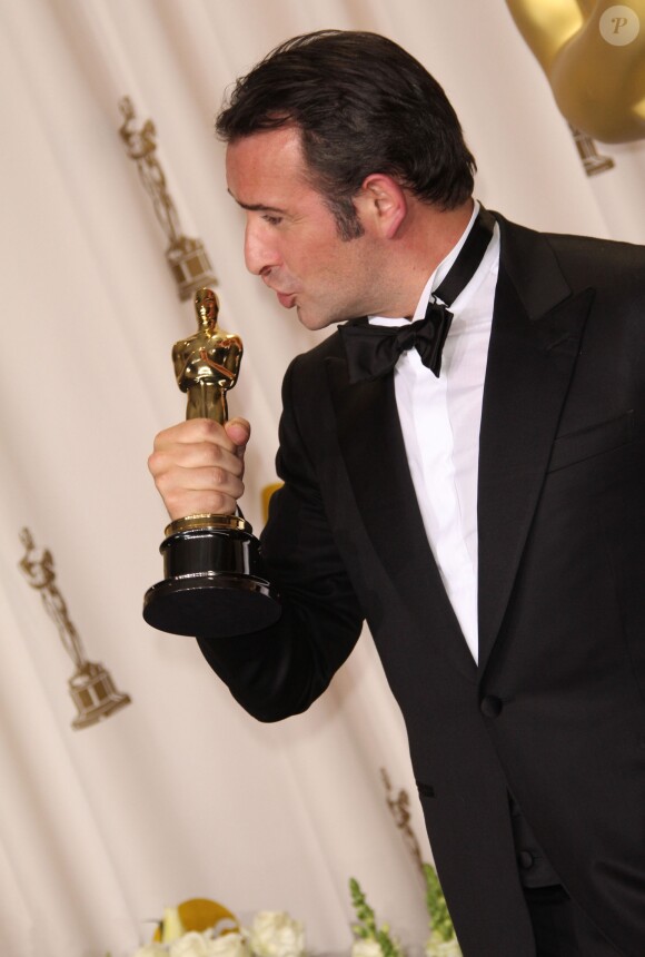 Jean Dujardin et son Oscars pour The Artist le 26 février 2012