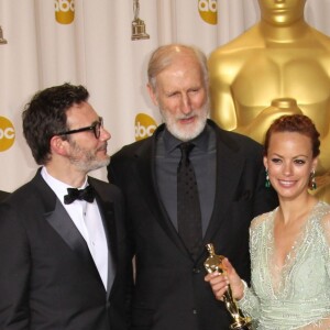 Jean Dujardin et l'équipe du film The Artist lors des Oscars le 26 février 2012