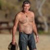 Exclusif - Pierce Brosnan en vacances sur une plage à Hualalai à Hawaii. Le couple profite de vacances romantiques pour fêter l'anniversaire de Pierce (64 ans). Le 18 mai 2017