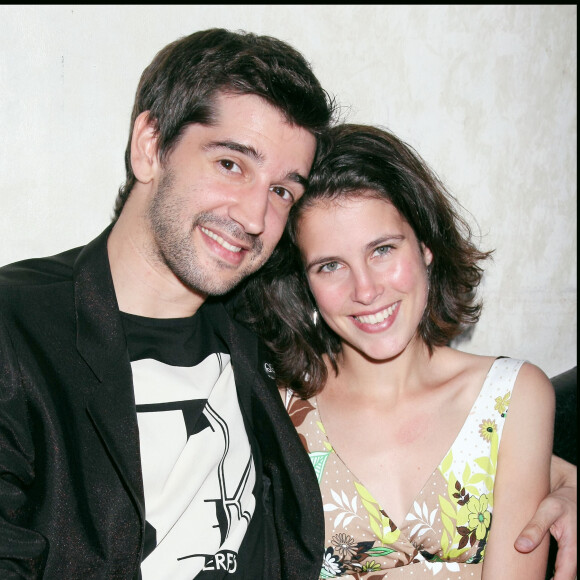 Mathieu Johann et sa compagne Clémence Castel - Soirée pour "La voix de l'enfant", à Paris, le 26 juin 2008.