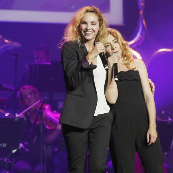 Claire Keim , Julie Zenatti - Concert à l'occasion des 70 ans de l'association "les petits frères des pauvres" à l'Olympia à Paris le 23 mai 2016 © Christophe Aubert via Bestimage