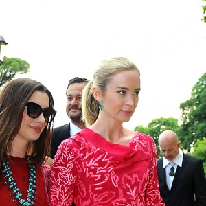 Adam Shulman, Anne Hathaway et Emily Blunt - Les invités arrivent au mariage de Jessica Chastain et de Gian Luca Passi de Preposulo à la Villa Tiepolo Passi à Trévise en Italie le 10 juin 2017.