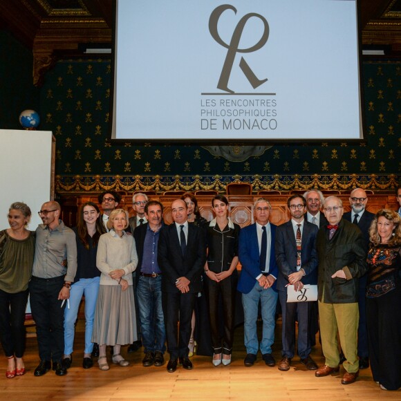 Elisabeth Quin, Joseph Cohen, Raphael Zagury Orly, Jean-Sébastien Gérondeau (DG Montblanc France), Charlotte Casiraghi, Robert Maggiori, Emanuele Coccia, Tobie Nathan et les participants - Cérémonie de clôture des "Rencontres Philosophiques de Monaco" au Musée Océanographique à Monaco, le 8 juin 2017. Christian Alminana/Montblanc via Bestimage 