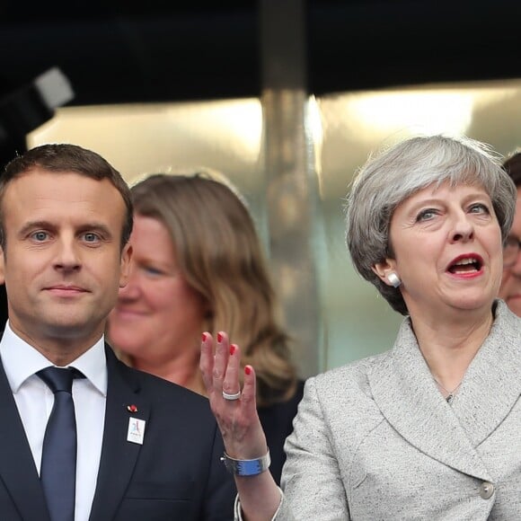 Le président Emmanuel Macron et la Première ministre du Royaume-Uni Theresa May assistent au match amical France - Angleterre au Stade de France le 13 juin 2017. © Cyril Moreau / Bestimage