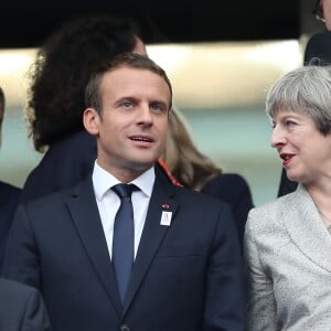 Le président Emmanuel Macron et la Première ministre du Royaume-Uni Theresa May assistent au match amical France - Angleterre au Stade de France le 13 juin 2017. © Cyril Moreau / Bestimage