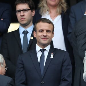 Le président Emmanuel Macron et la Première ministre du Royaume-Uni Theresa May assistent au match amical France - Angleterre au Stade de France le 13 juin 2017. © Cyril Moreau / Bestimage