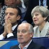 Le président Emmanuel Macron et la Première ministre du Royaume-Uni Theresa May assistent au match amical France - Angleterre au Stade de France le 13 juin 2017. © Cyril Moreau/Bestimage