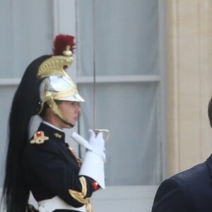 Le président de la République française Emmanuel Macron et la Première ministre britannique Theresa May lors d'une conférence de presse conjointe dans le jardin du palais de l'Elysée à Paris, le 13 juin 2017. © Nikola Kis Derdei/Bestimage