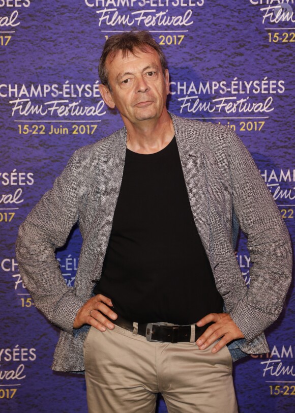 Pierre Lemaitre lors du photocall pour l'ouverture du 6ème "Champs Elysées Film Festival" à Paris, le 15 juin 2017. © Marc Ausset-Lacroix/Bestimage