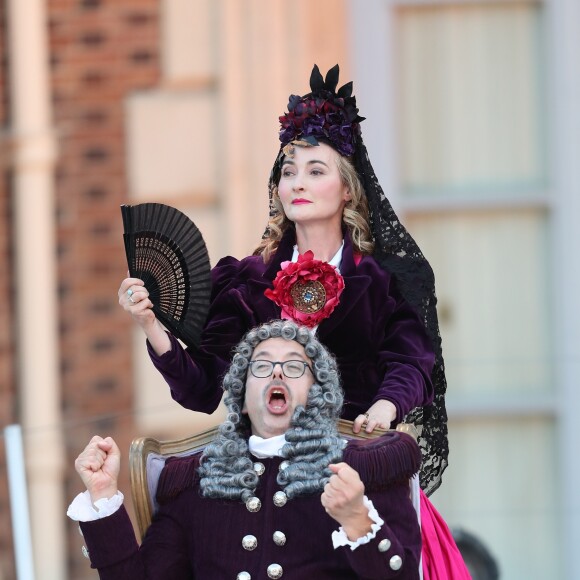 Matthieu Lécroart, Christine Tocci - Opéra "Les Noces de Figaro" mis en scène par l'actrice J. Gayet lors de la 17e édition d'Opéra en Plein Air au Domaine Départemental de Sceaux le 14 juin 2017. © Cyril Moreau/Bestimage