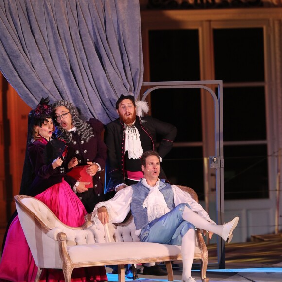 Christine Tocci, Matthieu Lécroart, Florian Cafier, Laurent Kubla, Lies Vandewege - Opéra "Les Noces de Figaro" mis en scène par l'actrice J. Gayet lors de la 17e édition d'Opéra en Plein Air au Domaine Départemental de Sceaux le 14 juin 2017. © Cyril Moreau/Bestimage