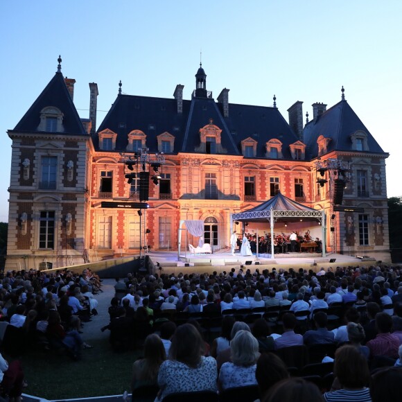 Opéra "Les Noces de Figaro" mis en scène par l'actrice J. Gayet lors de la 17e édition d'Opéra en Plein Air au Domaine Départemental de Sceaux le 14 juin 2017. © Cyril Moreau/Bestimage