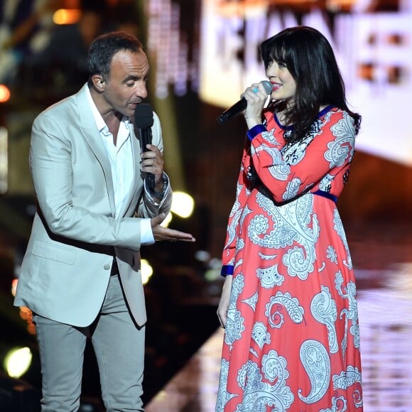 Exclusif - Nikos Aliagas, Nolwenn Leroy enceinte - Emission "La chanson de l'année fête la musique" dans les arènes de Nîmes, diffusée en direct sur TF1 le 17 juin 2017. Pour la treizième édition de La Chanson de L'année, c'est l'artiste Amir avec son titre "On dirait" qui a été plébiscité par les votes du public. © Bruno Bebert/Bestimage