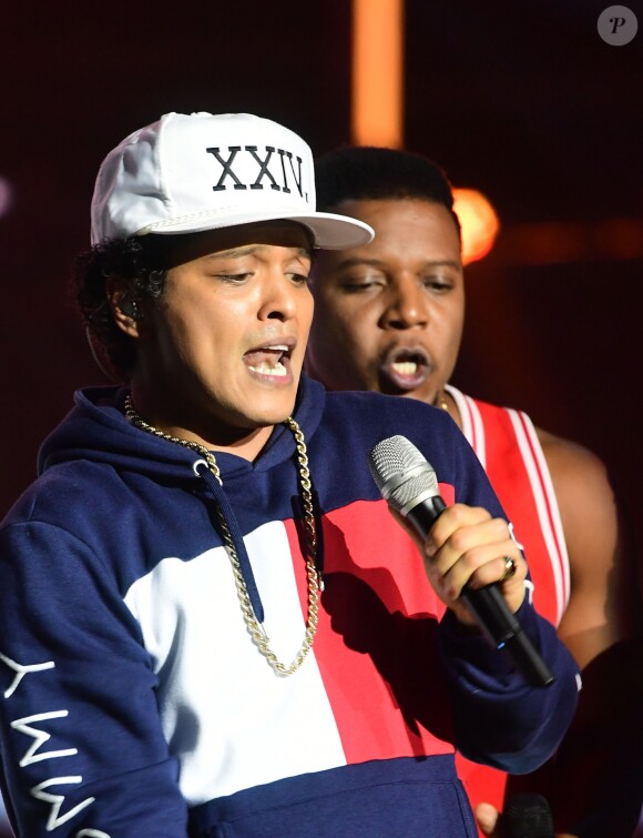 Le chanteur Bruno Mars en concert au Wembley Stadium, Londres, le 10 juin 2017.