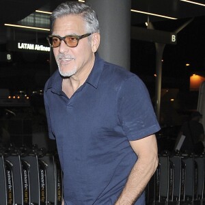 George Clooney arrive à l'aéroport de LAX à Los Angeles, le 29 mars 2017