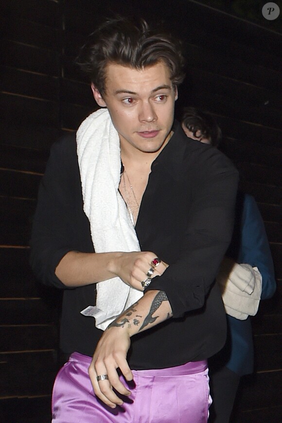Harry Styles à la sortie du Garage Club après un concert privé à Londres, le 13 mai 2017.
