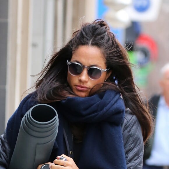 Meghan Markle se rend à son cours de Yoga à Toronto, le 12 avril 2017.