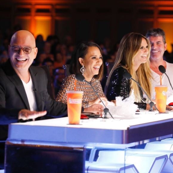 Howie Mandel, Mel B, Heidi Klum et Simon Cowell sur le plateau d'America's Got Talent. Juin 2017.