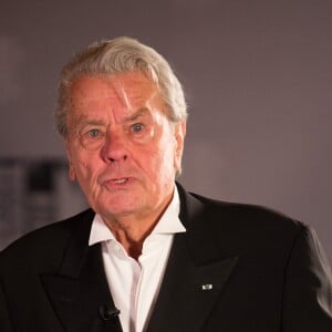 Alain Delon lors du Festival du film policier de Liège, Belgique, le 5 mai 2017.