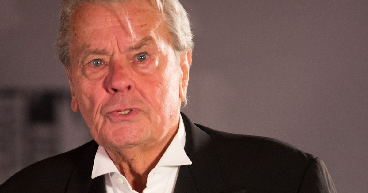 Alain Delon lors du Festival du film policier de Liège, Belgique, le 5