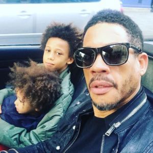 JoeyStarr en vadrouille avec ses fils Khalil et Marcello à Paris. Photo publiée sur Instagram le 2 juillet 2017.