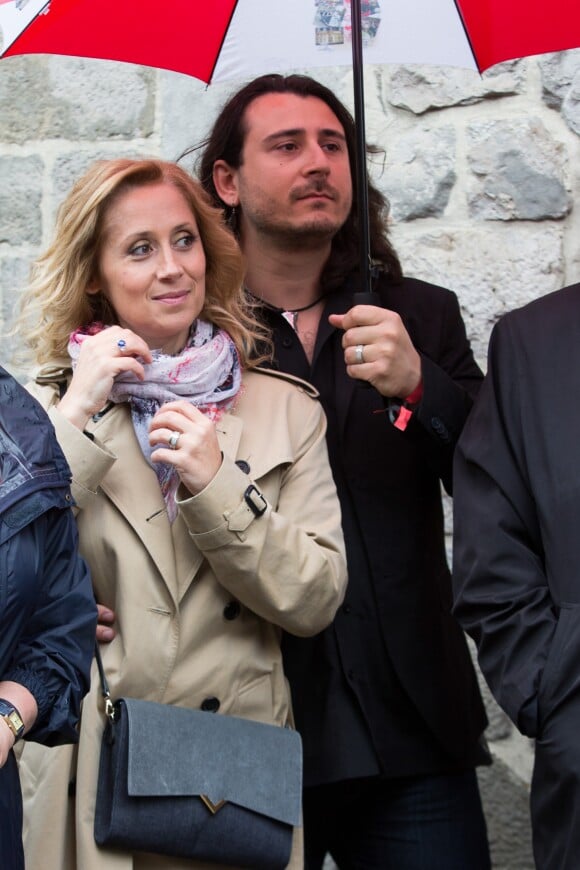 Lara Fabian et son mari Gabriel Di Giorgio assistent à la ducasse de Mons en Belgique, le 22 mai 2016