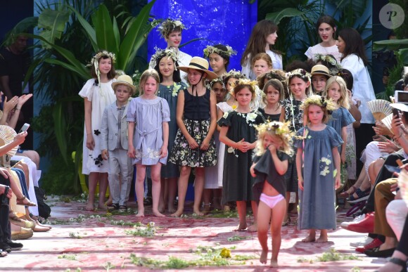 Défilé de mode "Bonpoint", collection printemps-été 2018, au Jardin des Plantes à Paris. Le 5 juillet 2017. © Giancarlo Gorassini/Bestimage