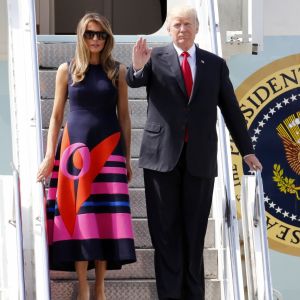 Le président Donald Trump et sa femme Melania arrivent à l'aéroport de Hambourg accueillis par Olaf Scholz à bord de Air Force One, le 6 juillet 2017 pour assister au G20. © Future-Image via ZUMA Press/Bestimage