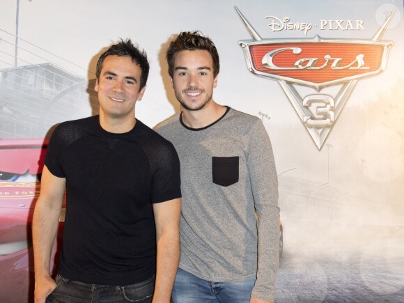 Alex Goude et son mari Romain - Avant-première du film d'animation "Cars 3" au cinéma Gaumont Champs-Elysées à Paris, France, le 9 juillet 2017. © Pierre Perusseau/Bestimage