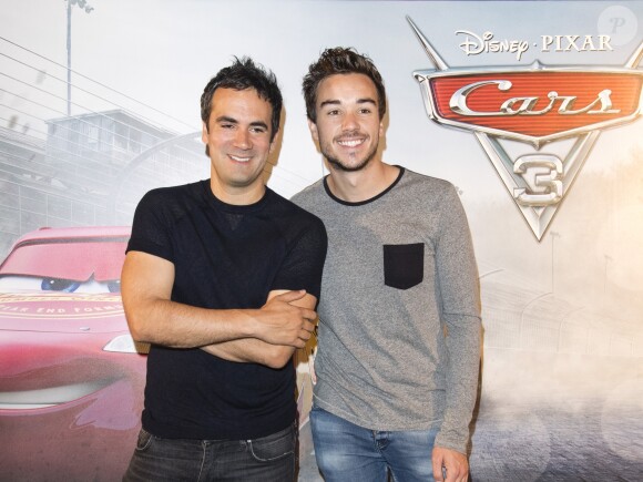 Alex Goude et son mari Romain - Avant-première du film d'animation "Cars 3" au cinéma Gaumont Champs-Elysées à Paris, France, le 9 juillet 2017. © Pierre Perusseau/Bestimage