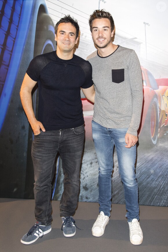 Alex Goude et son mari Romain - Avant-première du film d'animation "Cars 3" au cinéma Gaumont Champs-Elysées à Paris, France, le 9 juillet 2017. © Pierre Perusseau/Bestimage